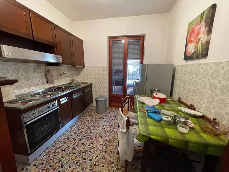 Immagine 10 di Appartamento in vendita  a Massa