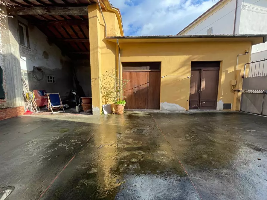 Immagine 39 di Appartamento in vendita  a Massa