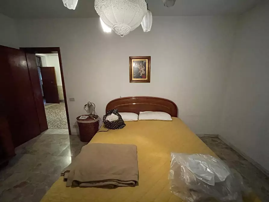 Immagine 5 di Appartamento in vendita  a Massa