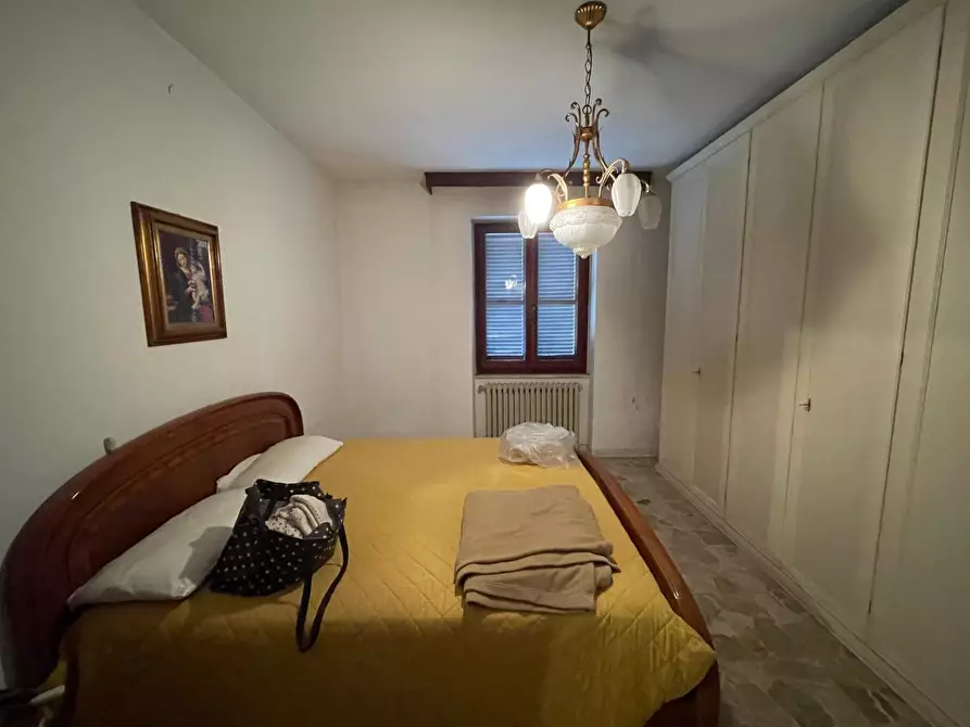 Immagine 2 di Appartamento in vendita  a Massa