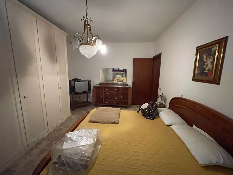 Immagine 3 di Appartamento in vendita  a Massa