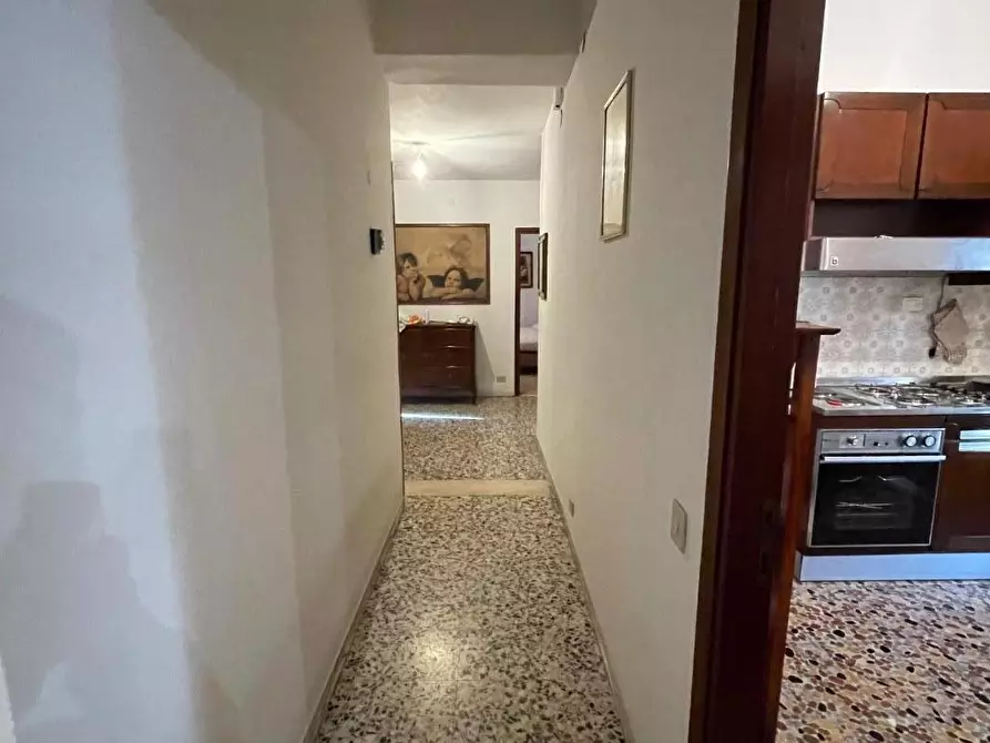 Immagine 19 di Appartamento in vendita  a Massa