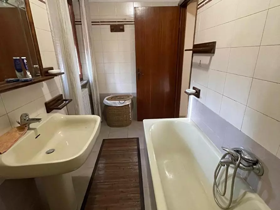 Immagine 21 di Appartamento in vendita  a Massa