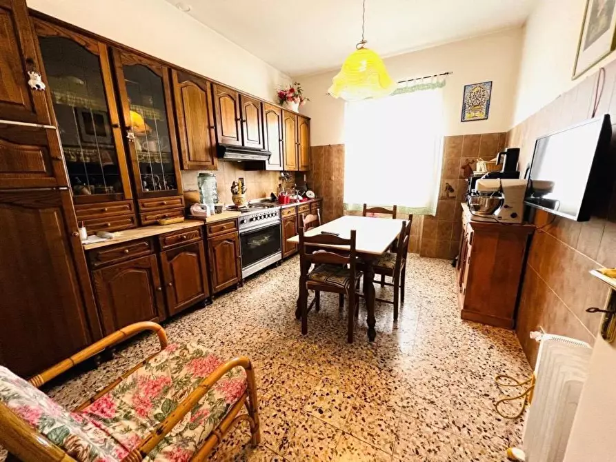 Immagine 4 di Appartamento in vendita  a Massa