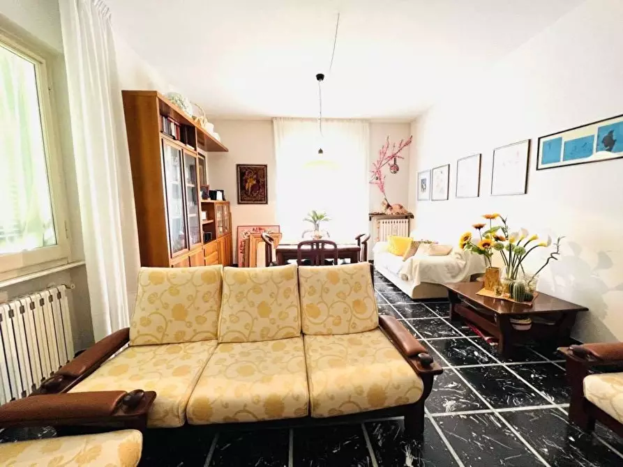 Immagine 3 di Appartamento in vendita  a Massa