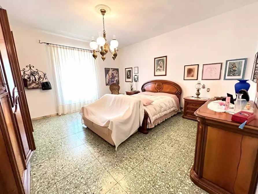 Immagine 11 di Appartamento in vendita  a Massa