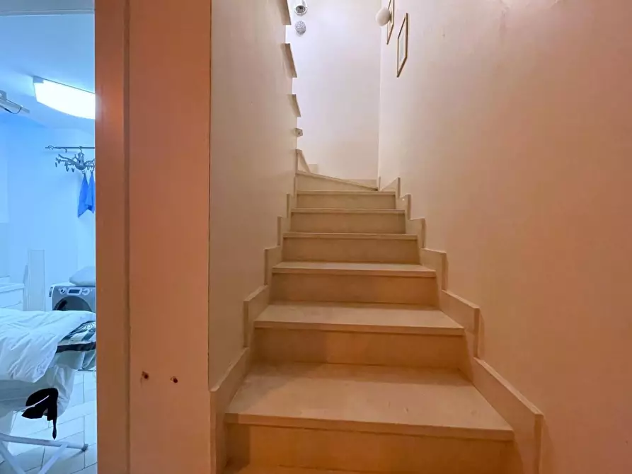 Immagine 74 di Villetta a schiera in vendita  a Massa