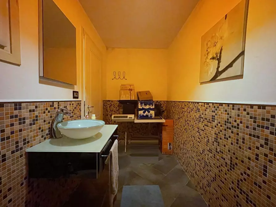 Immagine 73 di Villetta a schiera in vendita  a Massa