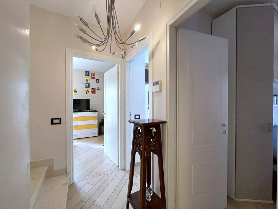 Immagine 27 di Villetta a schiera in vendita  a Massa