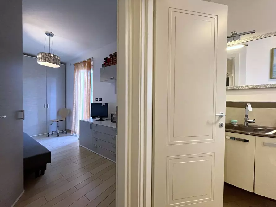 Immagine 21 di Villetta a schiera in vendita  a Massa