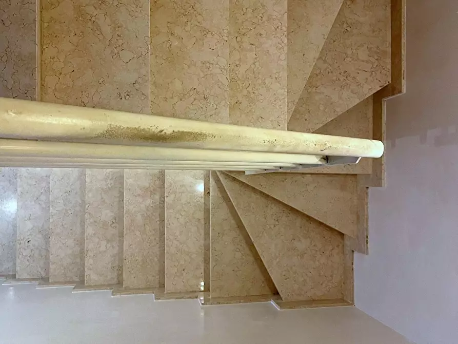 Immagine 60 di Villetta a schiera in vendita  a Massa