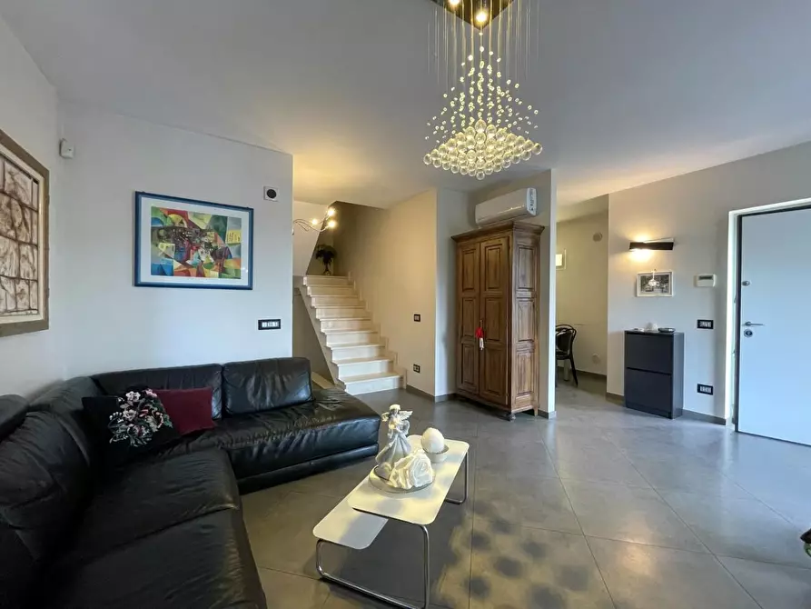 Immagine 5 di Villetta a schiera in vendita  a Massa