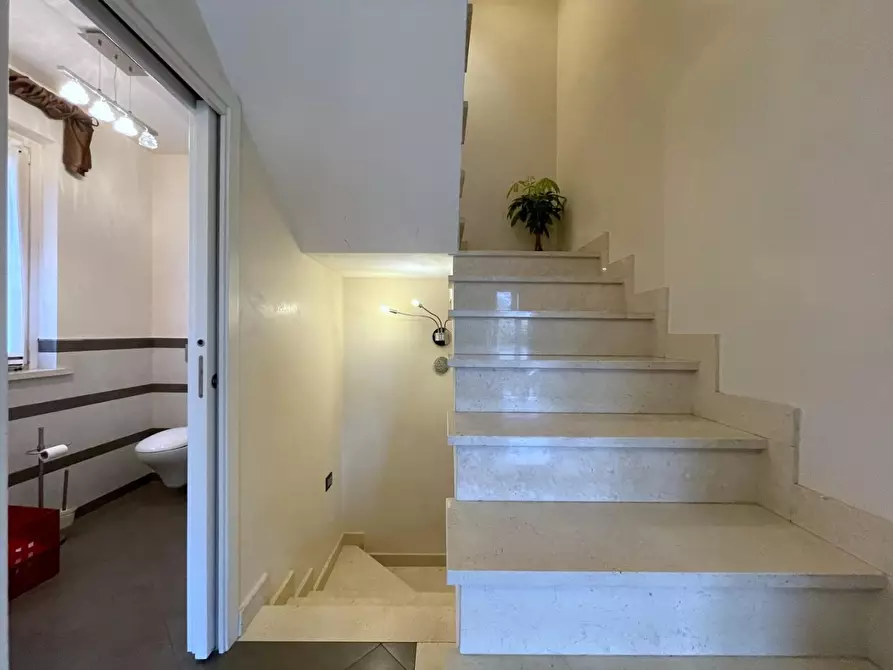 Immagine 15 di Villetta a schiera in vendita  a Massa