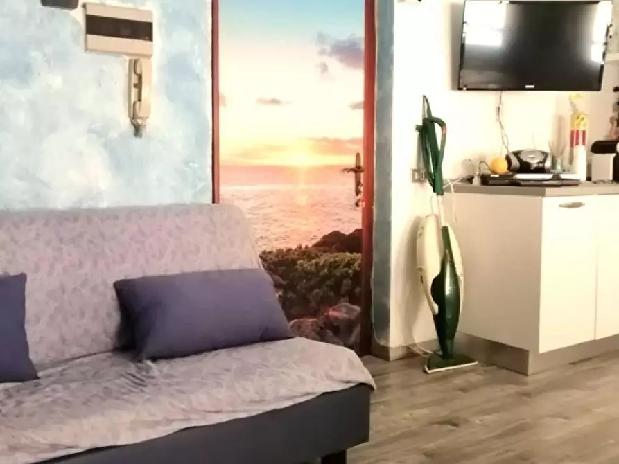 Immagine 8 di Mansarda in vendita  a Ameglia