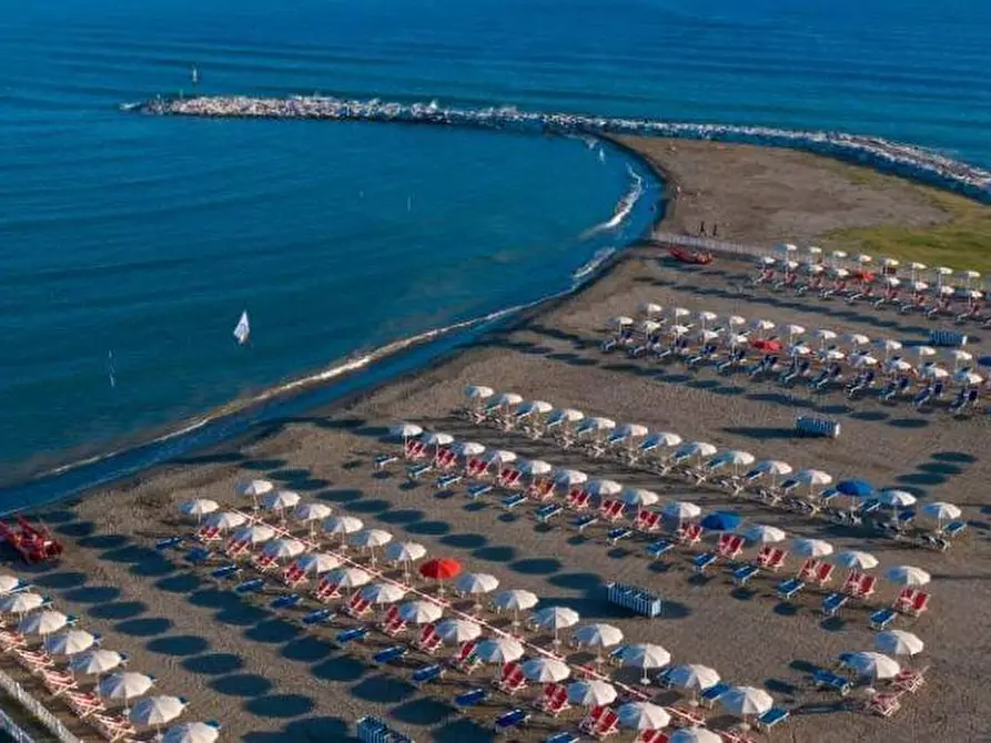 Immagine 2 di Mansarda in vendita  a Ameglia