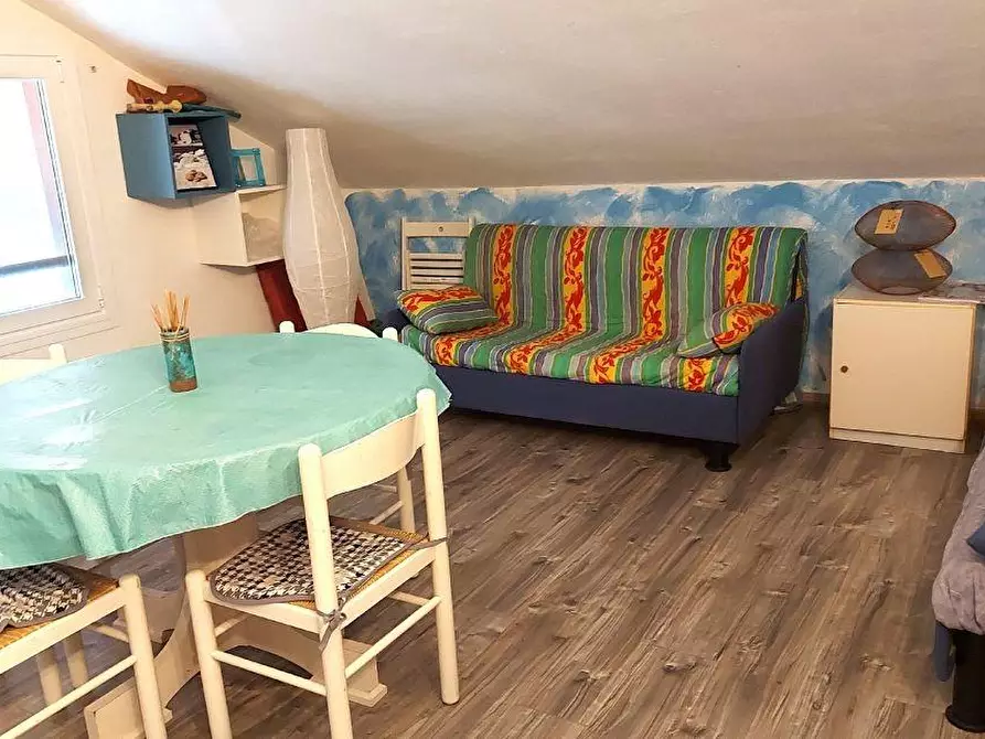 Immagine 12 di Mansarda in vendita  a Ameglia