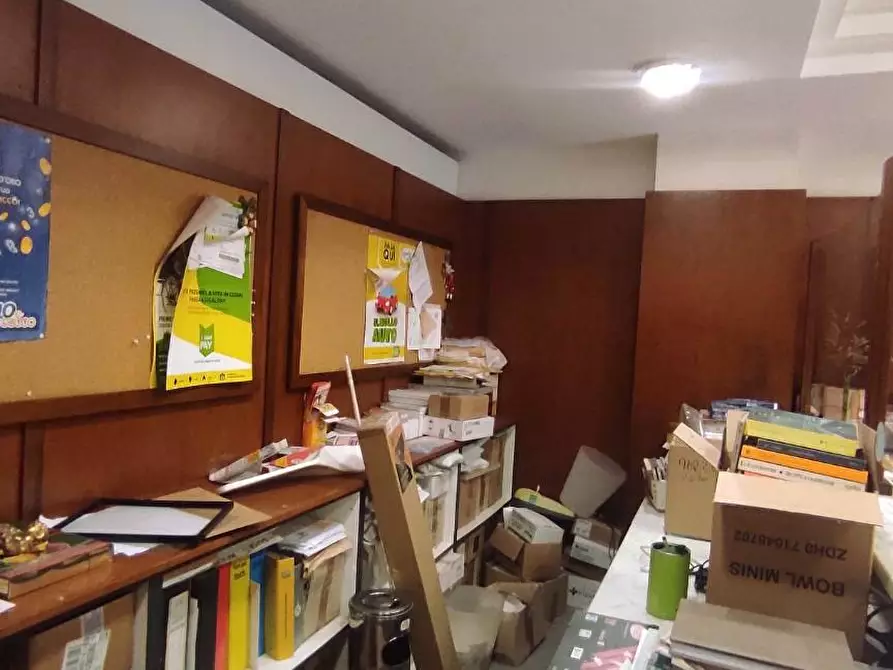 Immagine 4 di Locale commerciale in affitto  a Carrara