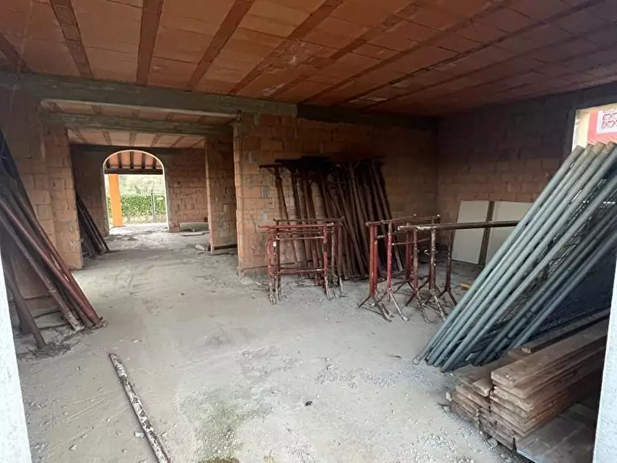 Immagine 24 di Villa in vendita  a Porcari