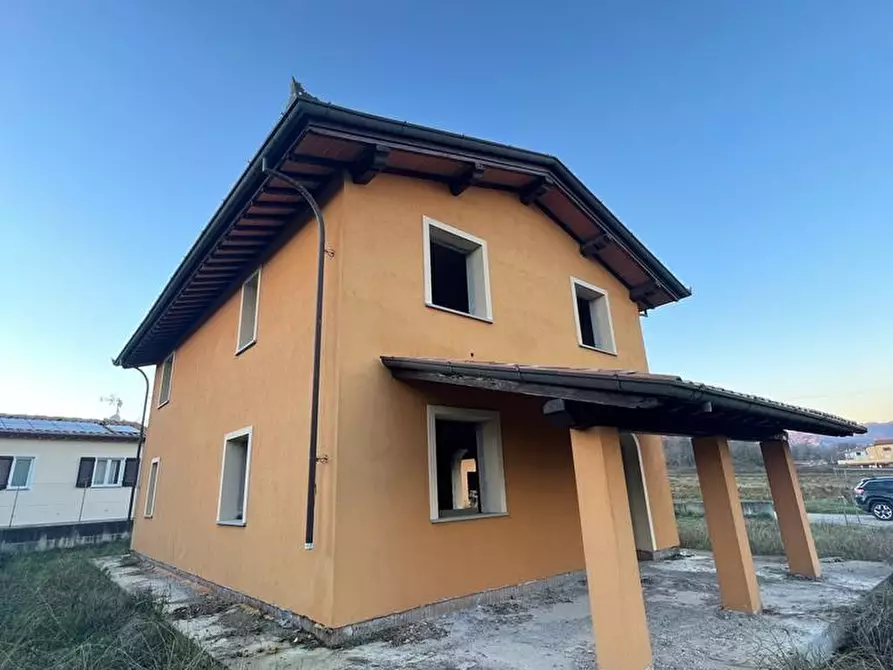 Immagine 33 di Villa in vendita  a Porcari