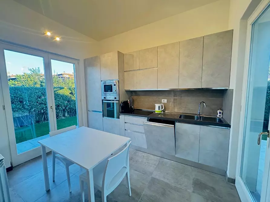 Immagine 16 di Villa in vendita  a Forte Dei Marmi