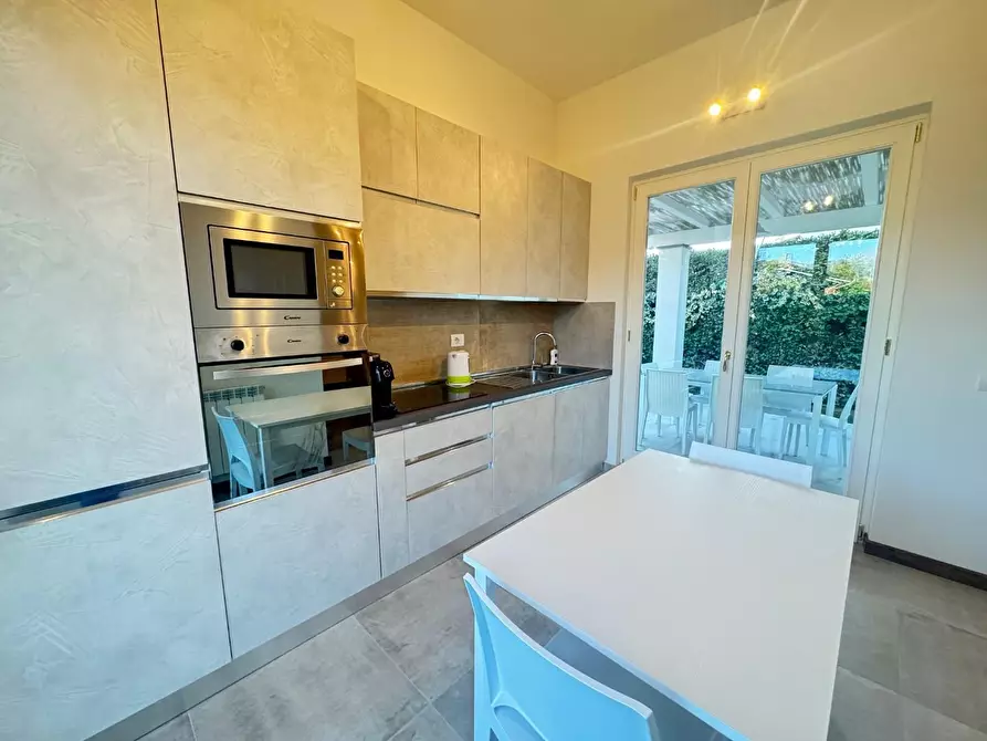 Immagine 17 di Villa in vendita  a Forte Dei Marmi