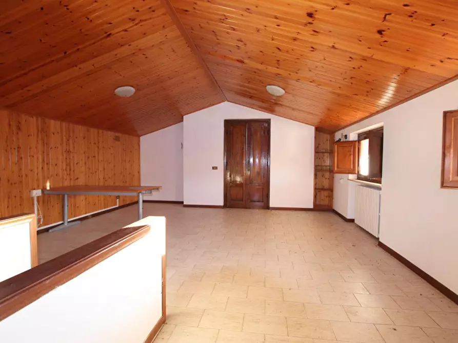 Immagine 19 di Villa in vendita  a Lucca