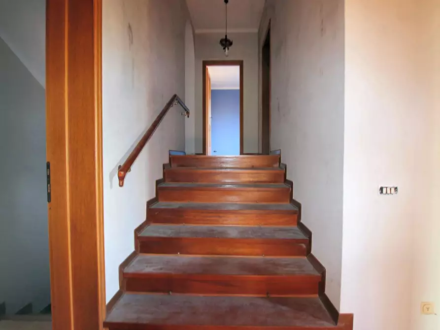 Immagine 10 di Villa in vendita  a Lucca