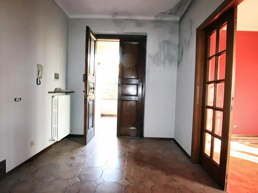 Immagine 9 di Villa in vendita  a Lucca