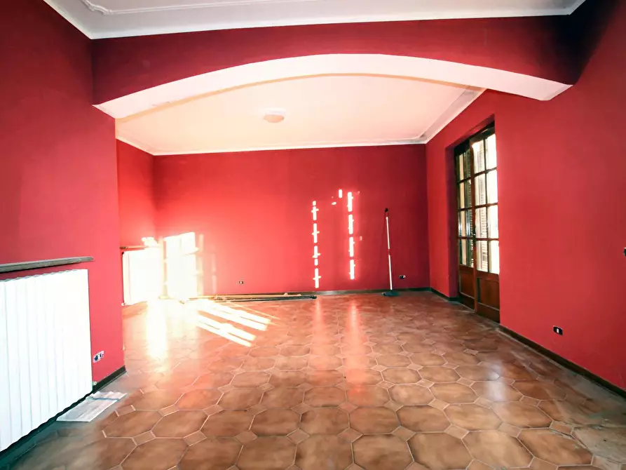 Immagine 5 di Villa in vendita  a Lucca