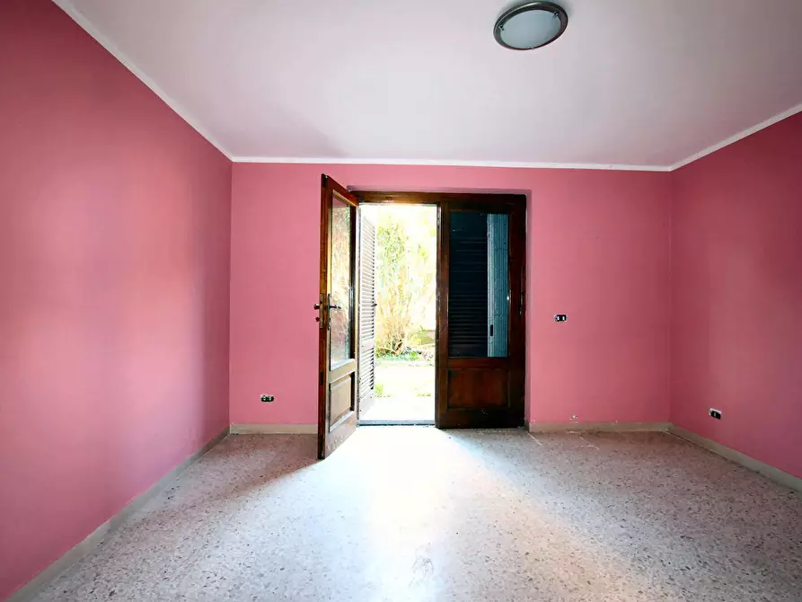 Immagine 21 di Villa in vendita  a Lucca