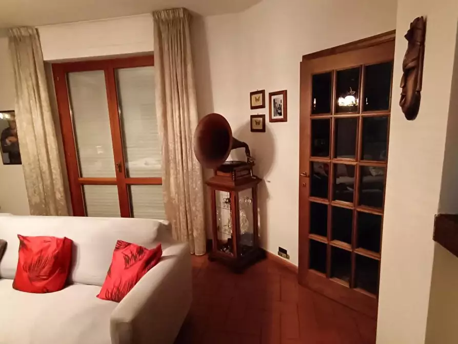 Immagine 3 di Villa in vendita  a Crespina Lorenzana