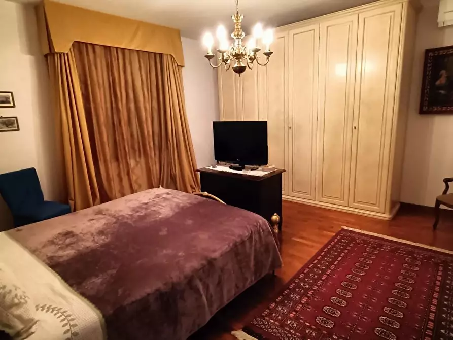 Immagine 29 di Villa in vendita  a Crespina Lorenzana