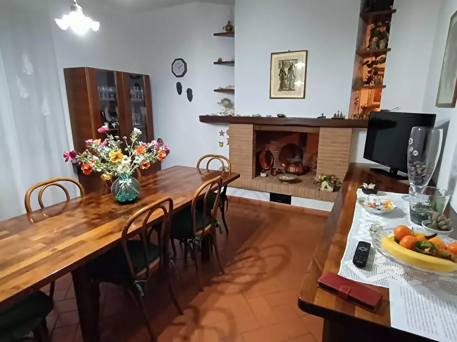 Immagine 5 di Villa in vendita  a Crespina Lorenzana