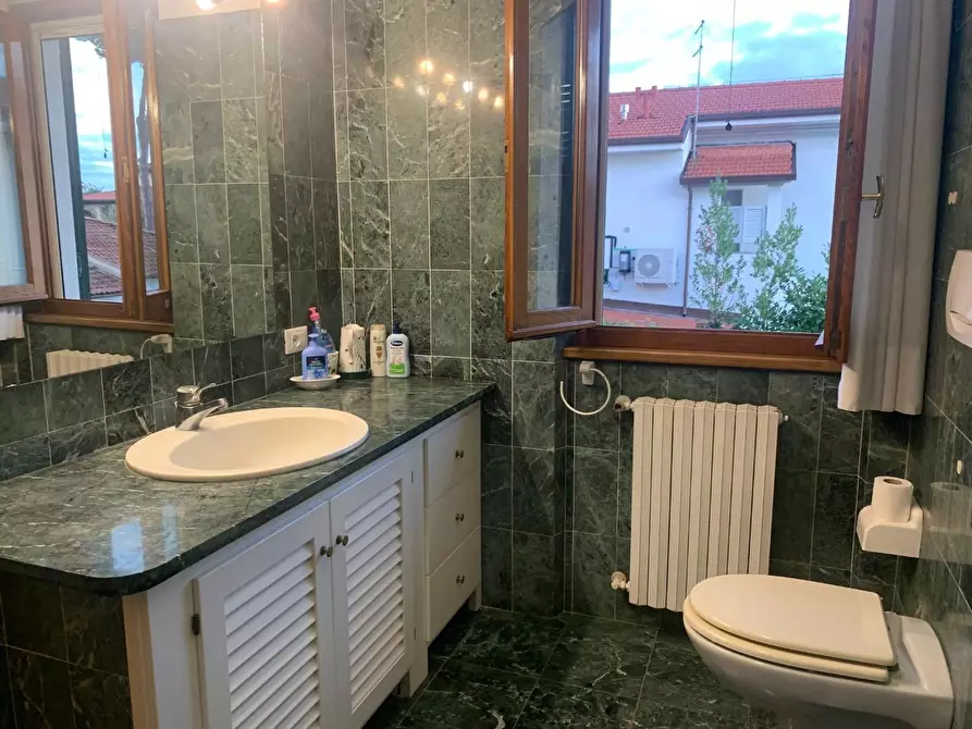 Immagine 15 di Villa in affitto  a Forte Dei Marmi