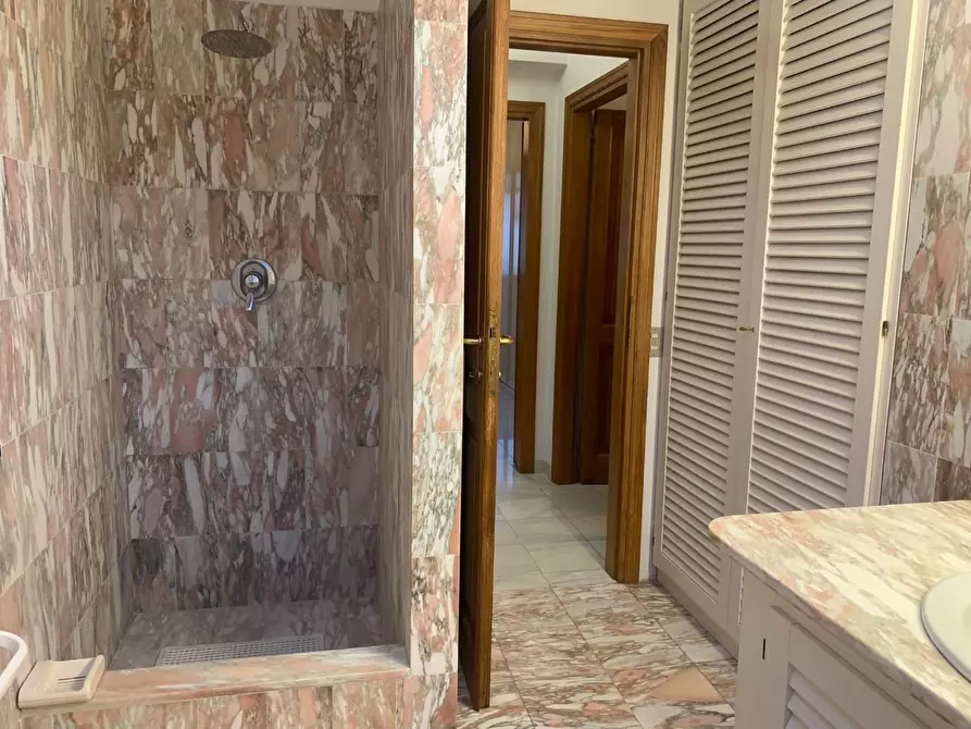 Immagine 21 di Villa in affitto  a Forte Dei Marmi