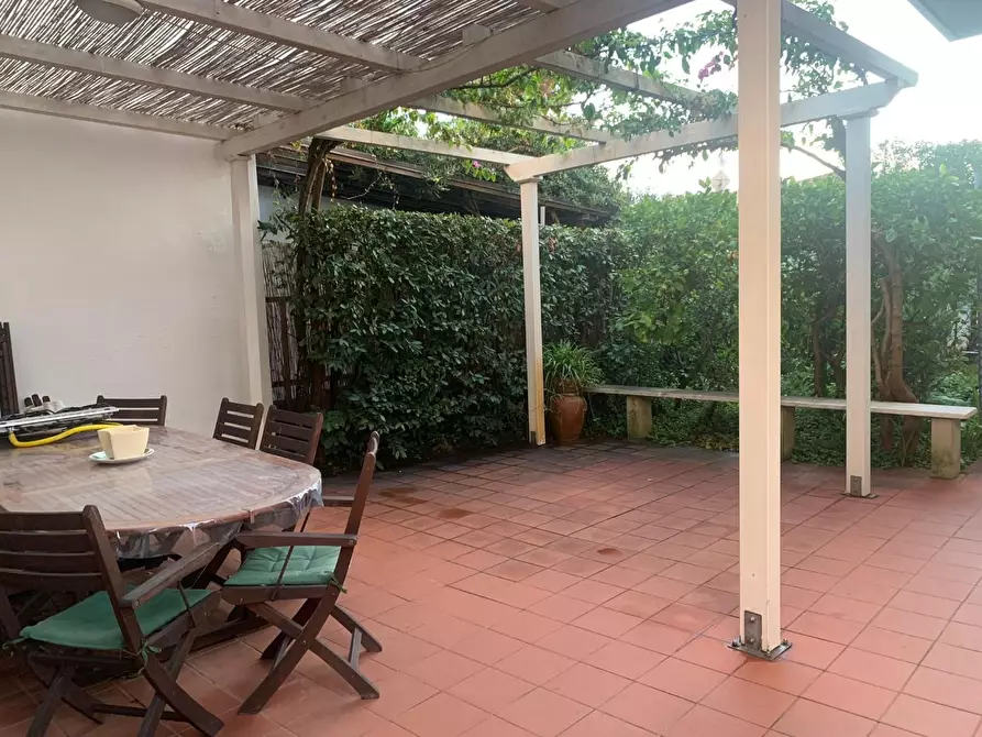 Immagine 2 di Villa in affitto  a Forte Dei Marmi