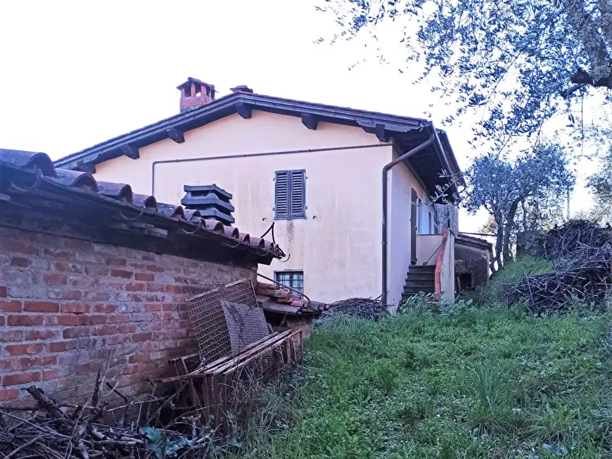 Immagine 39 di Rustico / casale in vendita  a Capannori
