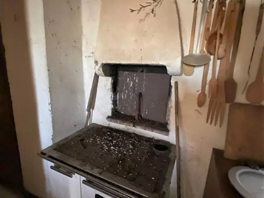 Immagine 28 di Rustico / casale in vendita  a Capannori