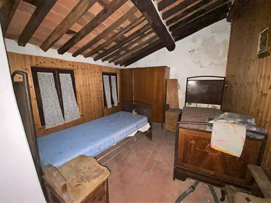 Immagine 36 di Rustico / casale in vendita  a Capannori