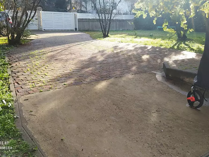 Immagine 33 di Villa in vendita  a Pisa