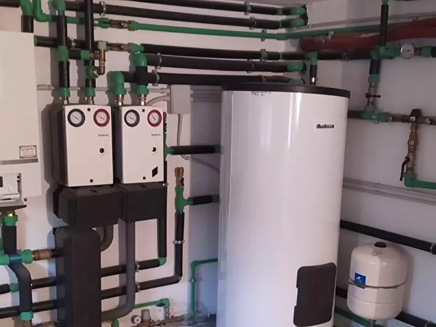 Immagine 34 di Villa in vendita  a Pisa