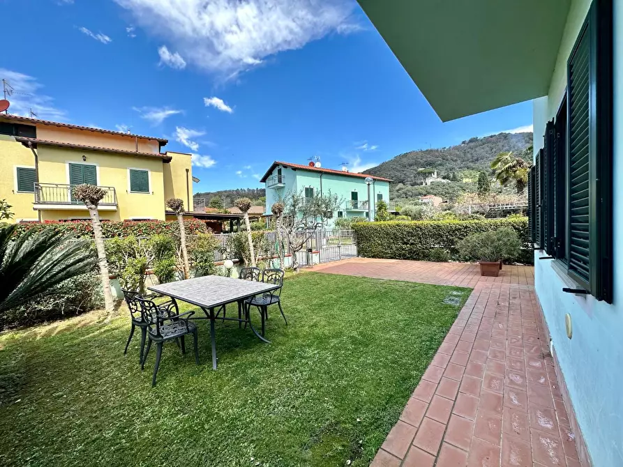 Immagine 5 di Casa quadrifamiliare in vendita  a Massarosa