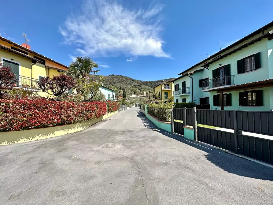 Immagine 69 di Casa quadrifamiliare in vendita  a Massarosa