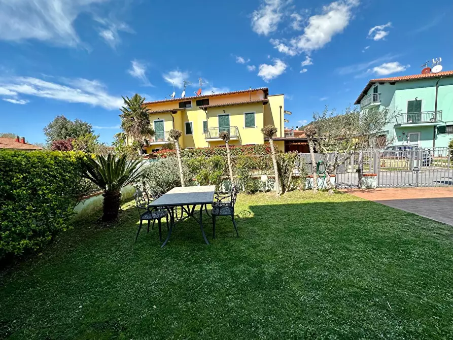 Immagine 68 di Casa quadrifamiliare in vendita  a Massarosa