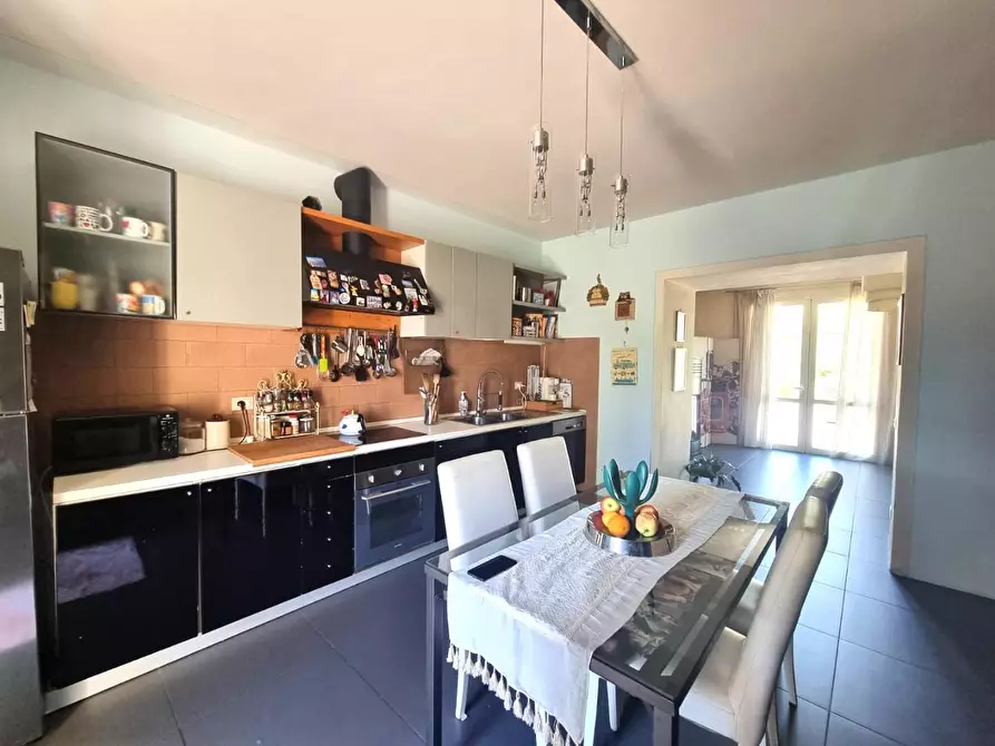 Immagine 10 di Villa in vendita  a San Giuliano Terme