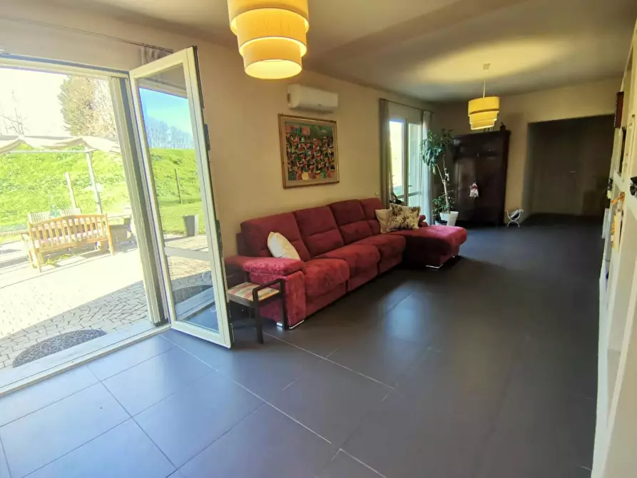 Immagine 8 di Villa in vendita  a San Giuliano Terme