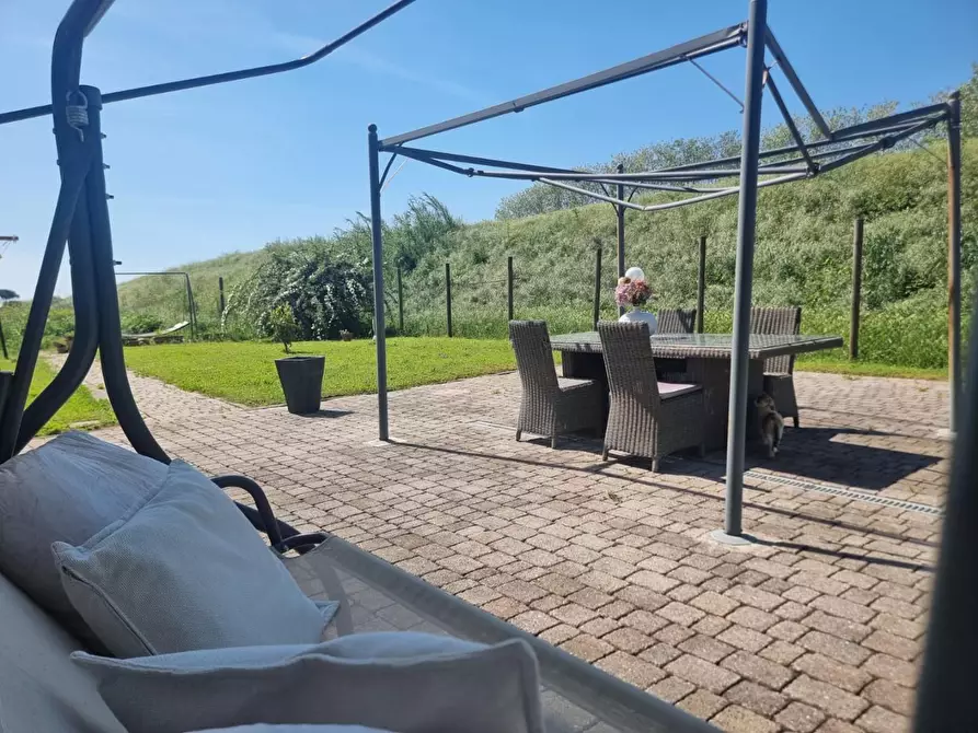 Immagine 3 di Villa in vendita  a San Giuliano Terme