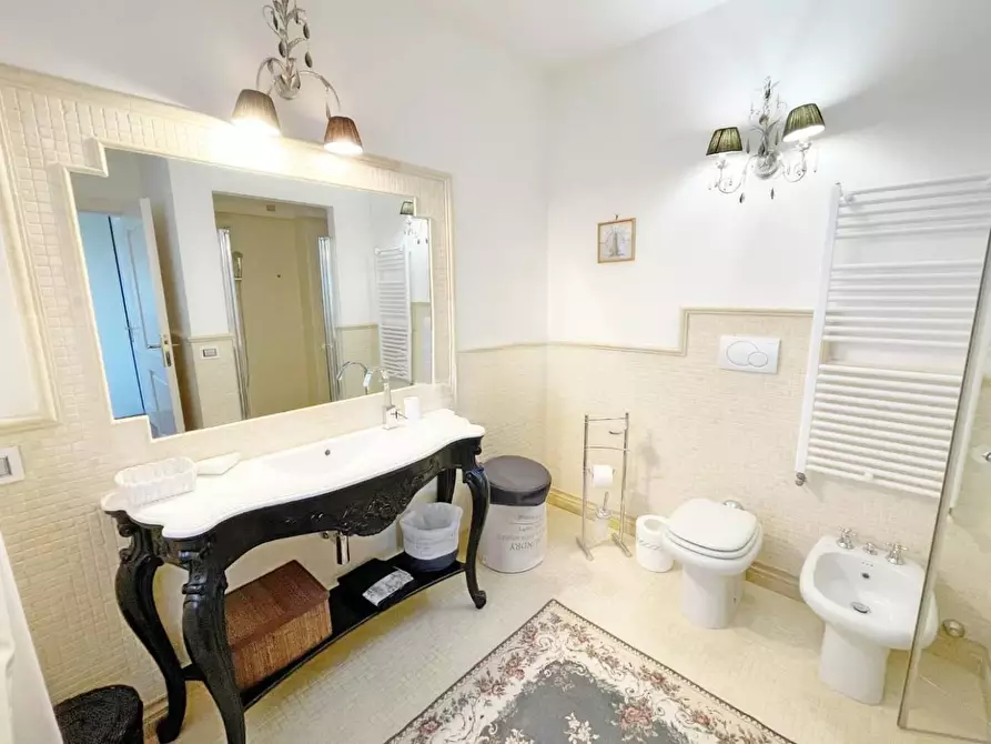 Immagine 31 di Villa in vendita  a Forte Dei Marmi