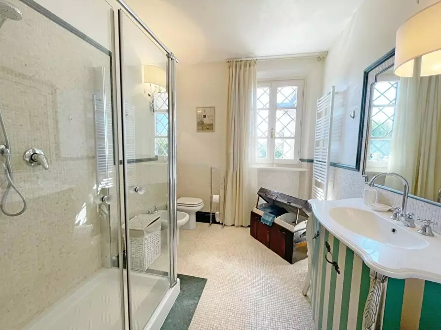 Immagine 21 di Villa in vendita  a Forte Dei Marmi