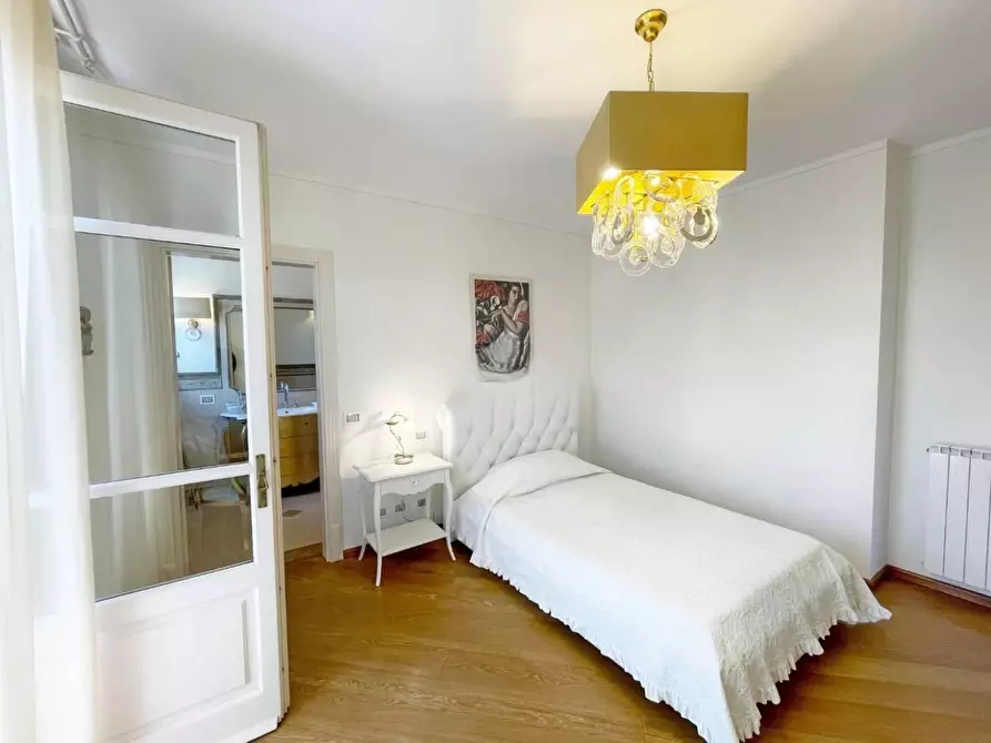 Immagine 27 di Villa in vendita  a Forte Dei Marmi